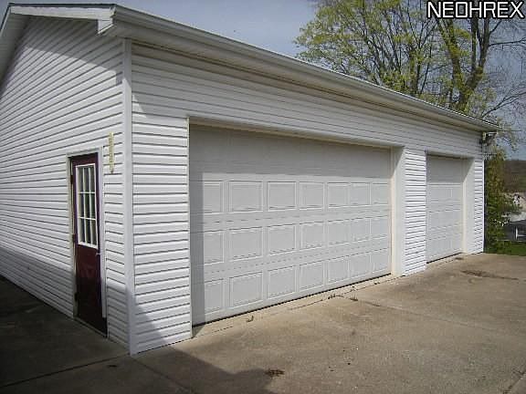 3rd image of 417 S Bodmer Ave