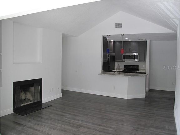 4th image of 216 Afton Sq Unit 201