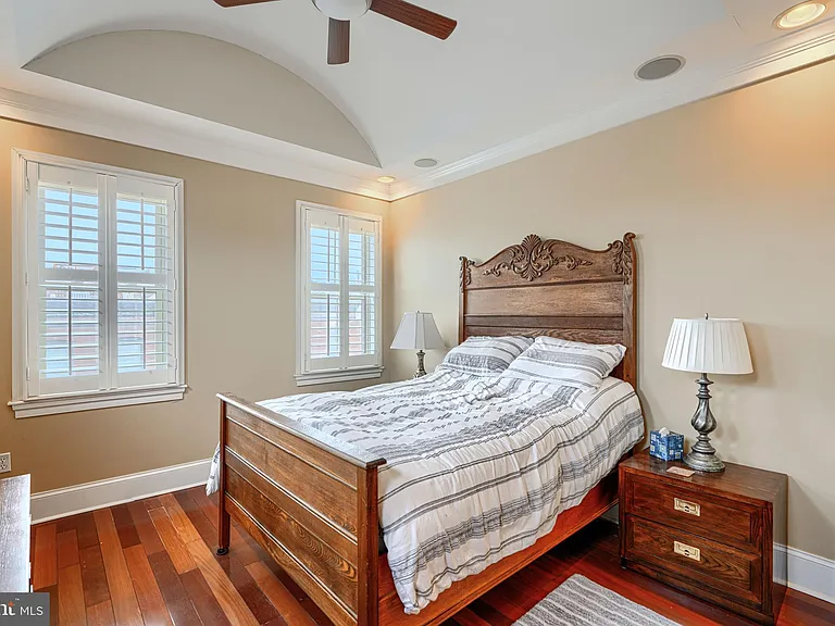 600 S Robinson St — Photo 19