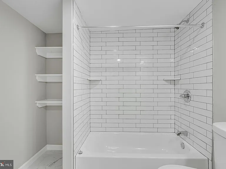 410 Diamond St #2 — Photo 8