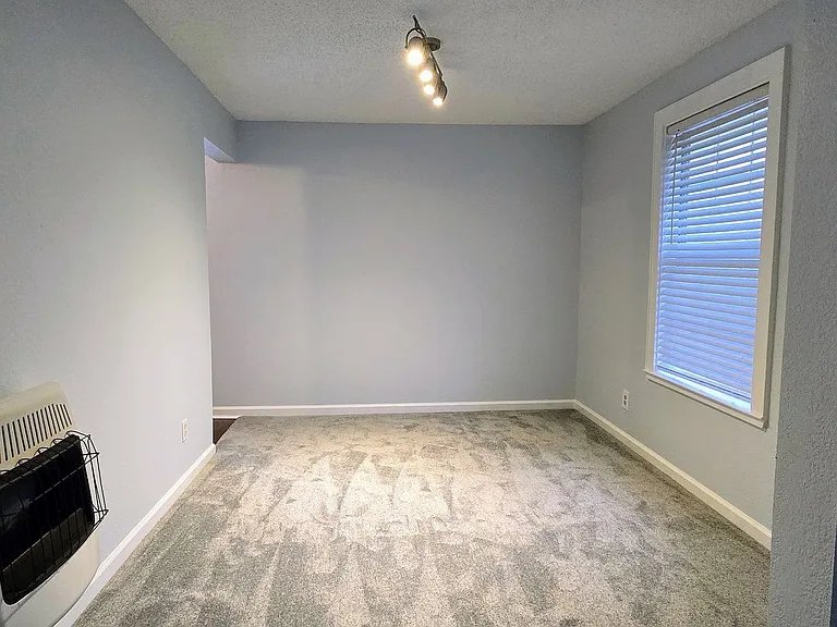 2861 W Devitt St — Photo 7