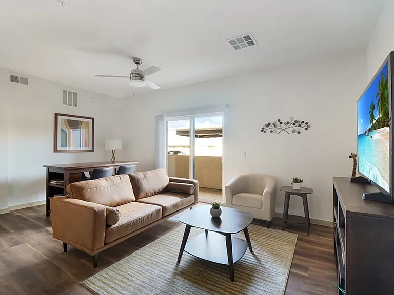 59 Evergreen — Photo 26