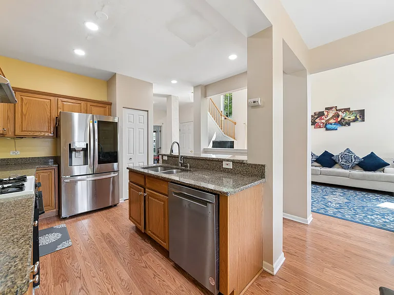 122 Bay Dr — Photo 5