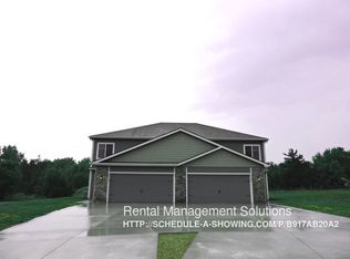 5811 SW 12th St, Topeka, KS 66604