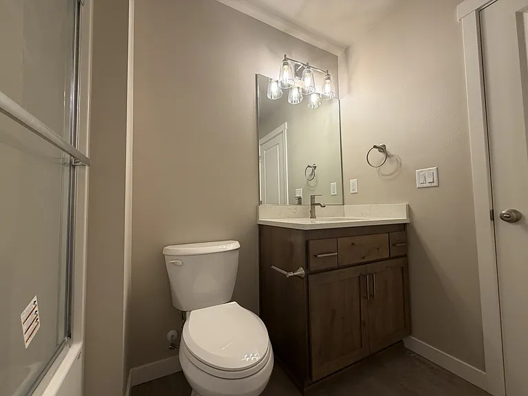 4025 Filbert St NE — Photo 35