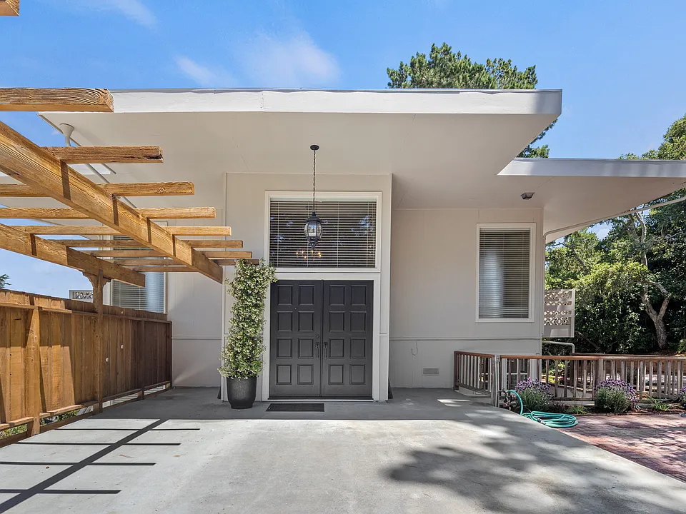 642 Toyon Dr