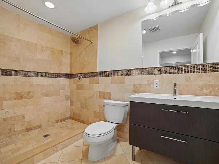 522 Hudson St #1 — Photo 14