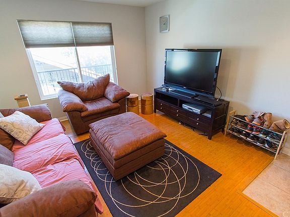 4th image of 1027 Newport Ave APT 204