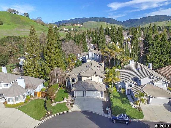 2nd image of 140 Shadow Creek Ct