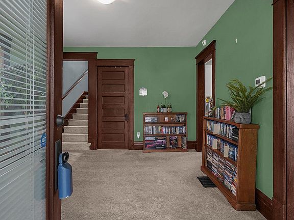 3rd image of 9 N Fulton Ave