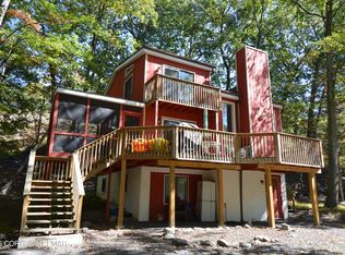 128 Ashley Ct, Bushkill, PA 18324