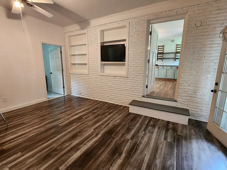 702 Meade Dr — Photo 4