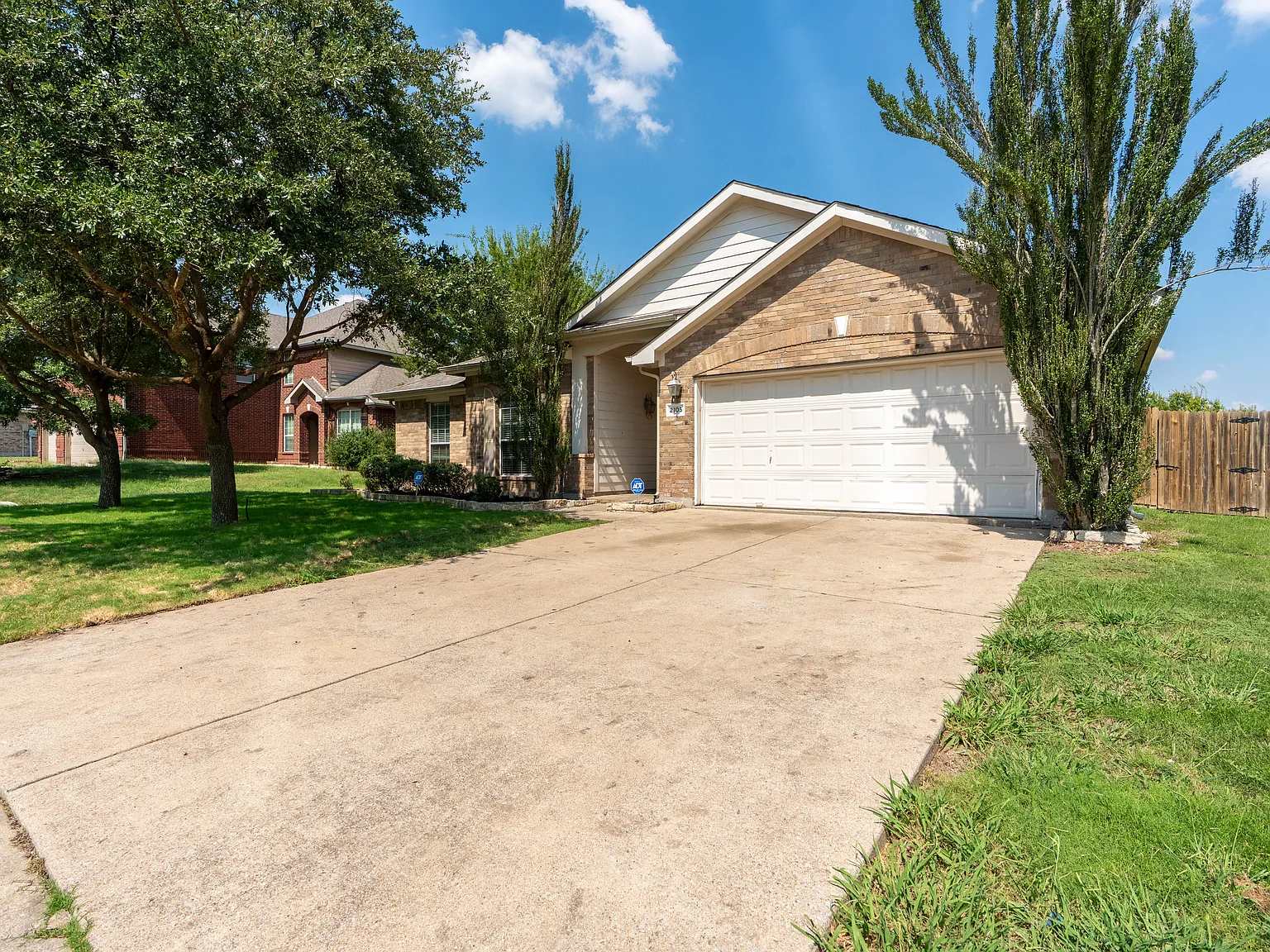 4 bed, 2471 sqft, $2,095 — Photo 2