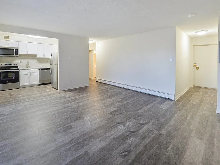 Lexington House Apartment Homes — Photo 5
