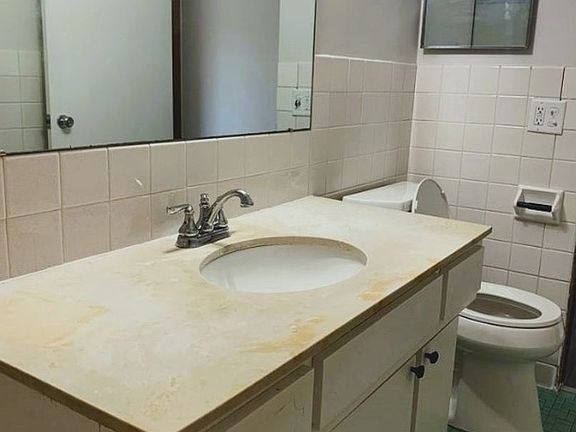 3rd image of 209 1st Ave NW APT 301