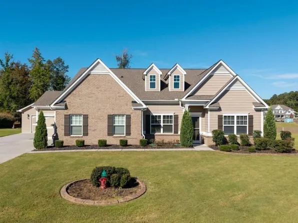 304 Benstone Dr, Calhoun, GA 30701