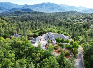 2054 Jaynes Dr, Grants Pass, OR 97527