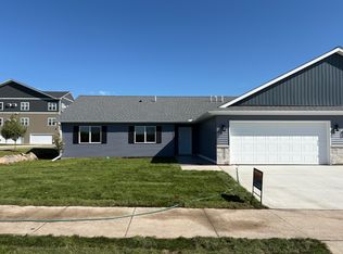 2015 Clark St, Saint Peter, MN 56082