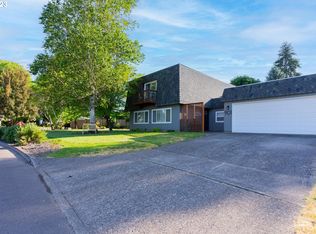 901 NE 6th Dr, Hillsboro, OR