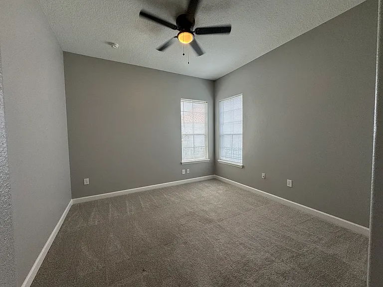 142 Harrington Ct — Photo 26