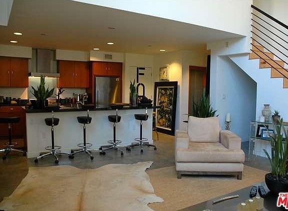 5th image of 1120 N El Centro Ave APT 1