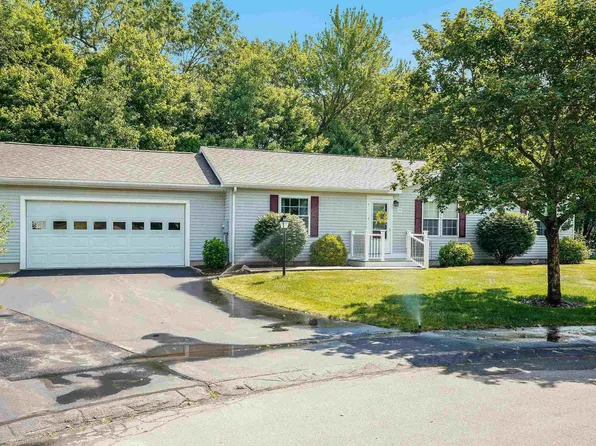 79 Stagecoach Way, Manchester, NH 03104