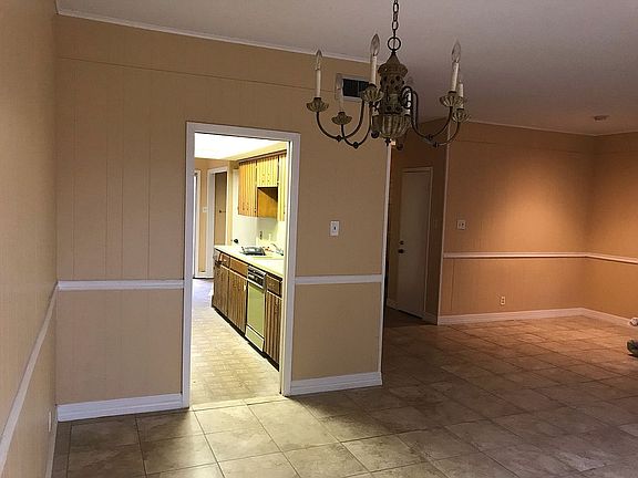 2nd image of 3741 Park Ln