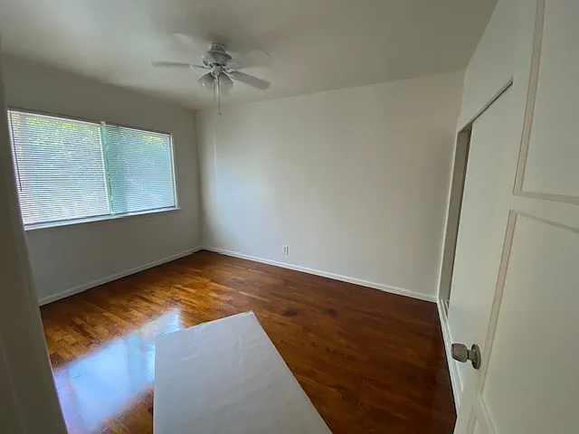 935 Victoria Ave — Photo 3