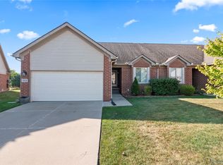 3834 Heavenly Ln, Warren, MI