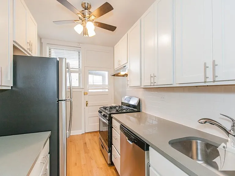 1924 W Winona St #1 — Photo 8