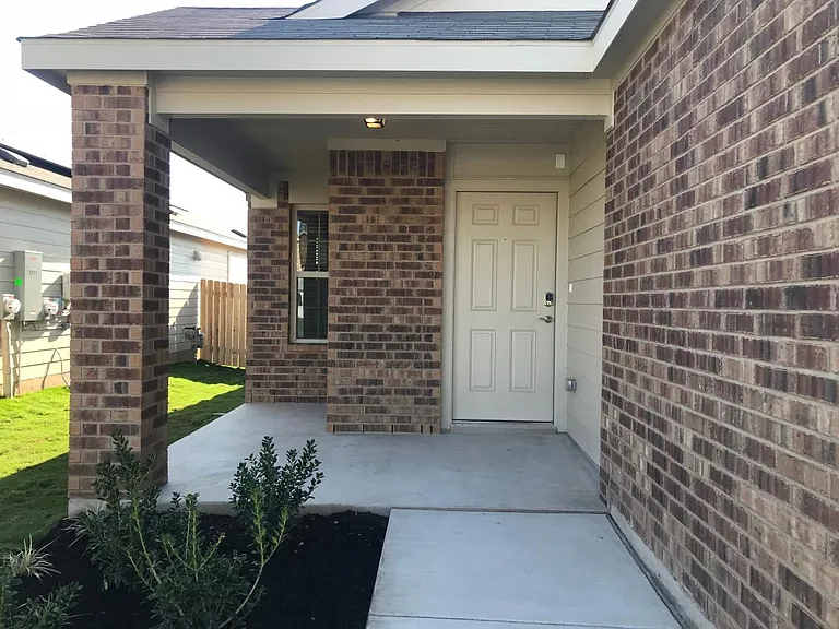 Front patio/entry way