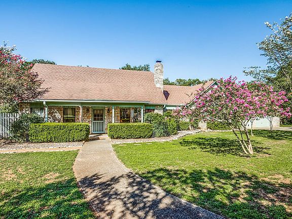 2nd image of 409 Canterberry Dr