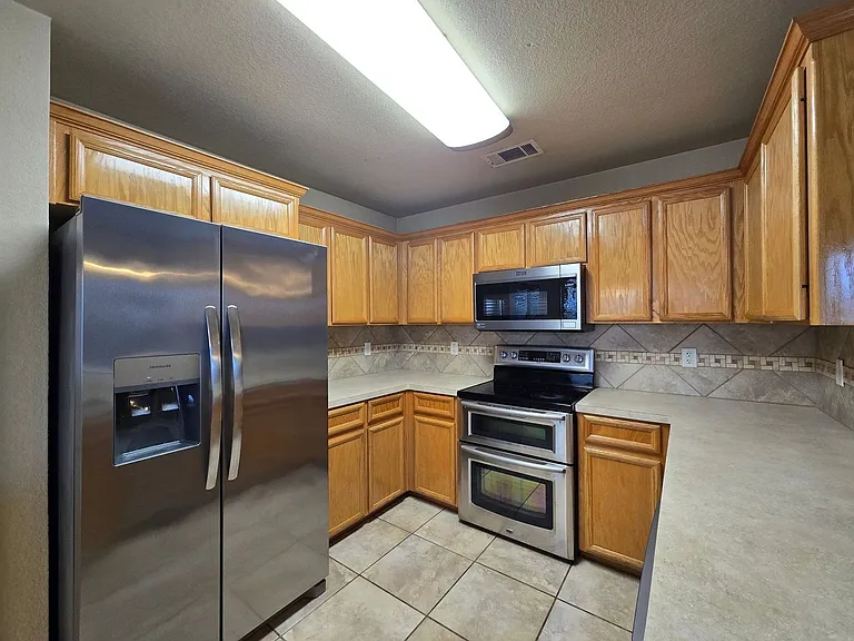 701 Atlas Ave — Photo 8