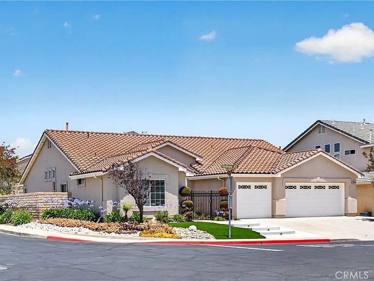 1699 Ramona Dr — Photo 4