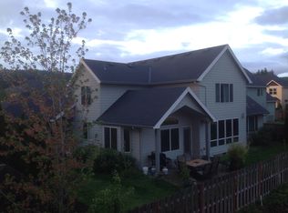 220 Hazelnut Dr, Newberg, OR 97132