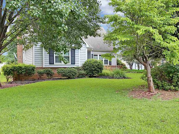 2nd image of 115 Runnymeade Ln