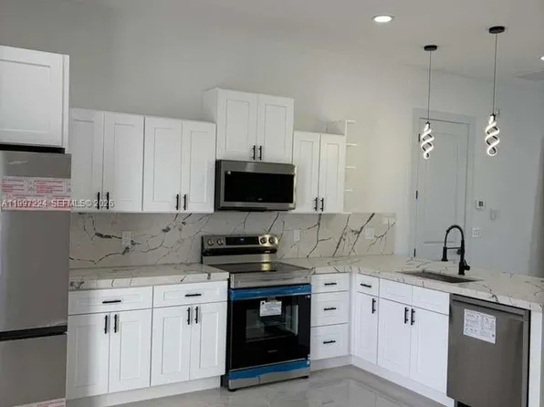 726 Clancy St E, Lehigh Acres, FL 33974