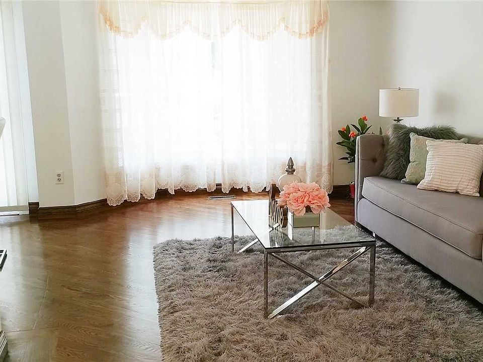 2nd image of 46 Belinda Sq