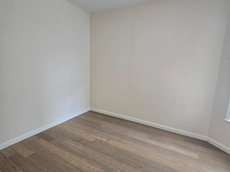 5630 Addison St — Photo 10