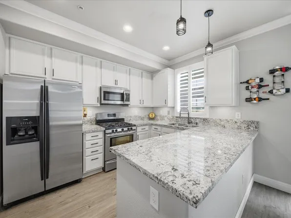 6560 Hearthstone Cir APT 1211, Rocklin, CA 95677