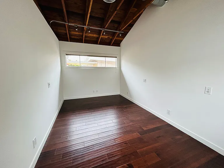 4137 Lafayette Pl — Photo 8