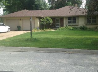 9966 Florence Heights Blvd, Omaha, NE 68112