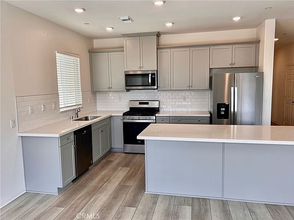 3rd image of 19549 Sunkissed Ridge Dr