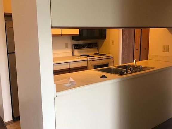 4th image of 810-920 Benton Dr #910-32