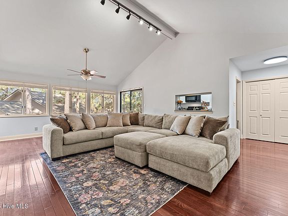 3rd image of 190 Barton Hills Court