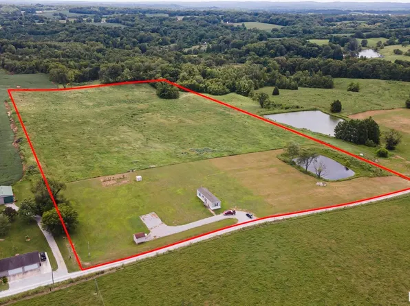 425 Foster Rd, Anna, IL 62906