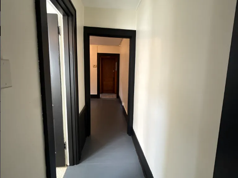 3225 W Liberty Ave — Photo 4