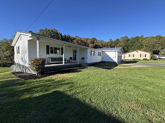 3rd image of 335 Lakeview Dr