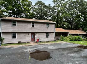 99 Maple Ave, Bristol, CT