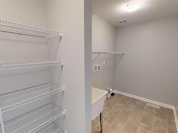 4th image of 30 Clearview Dr